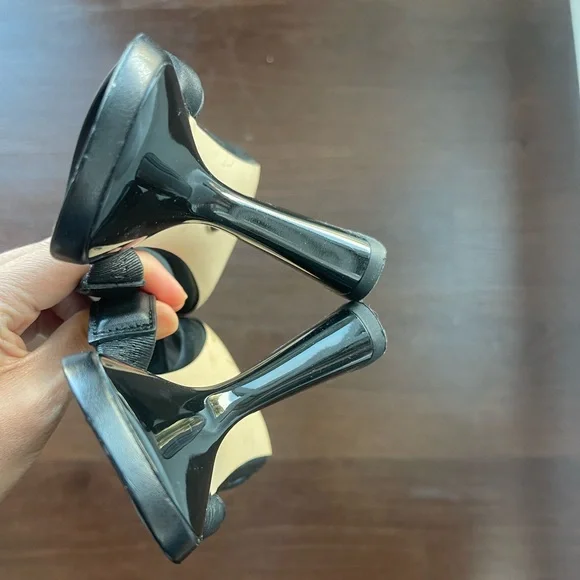 Michael Kors Black Leather Square-Toe Heeled Slide Sandals Size 6M - Picture 4 of 4